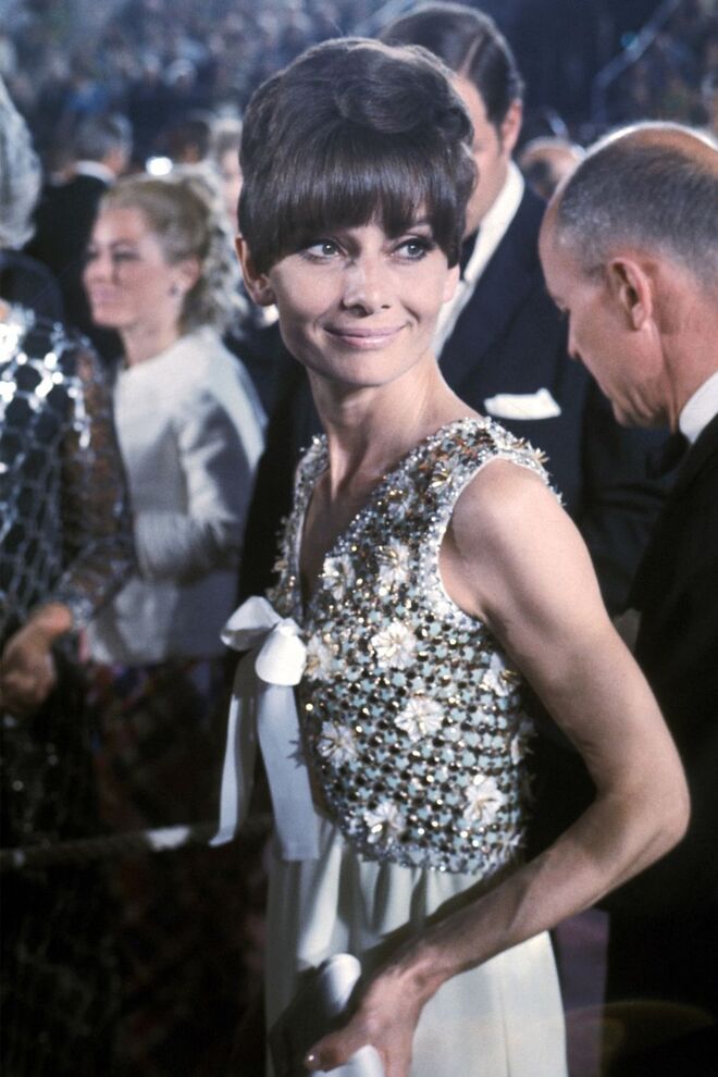 Audrey Hepburn, em Givenchy, 1975