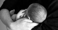Já é possível pegar no seu bebé antes do parto