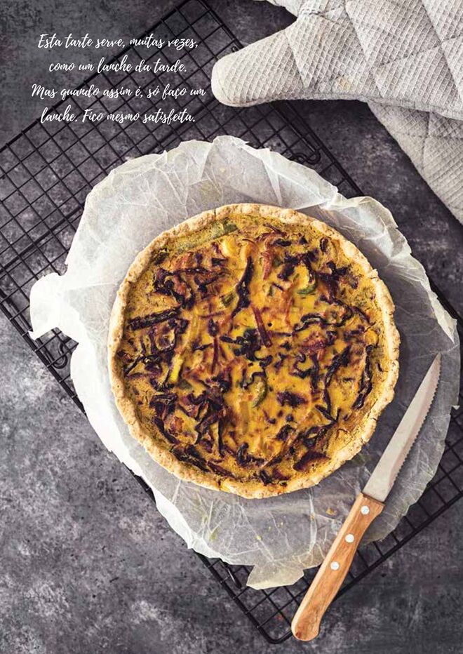 Receita: Tarte de grão e couve roxa