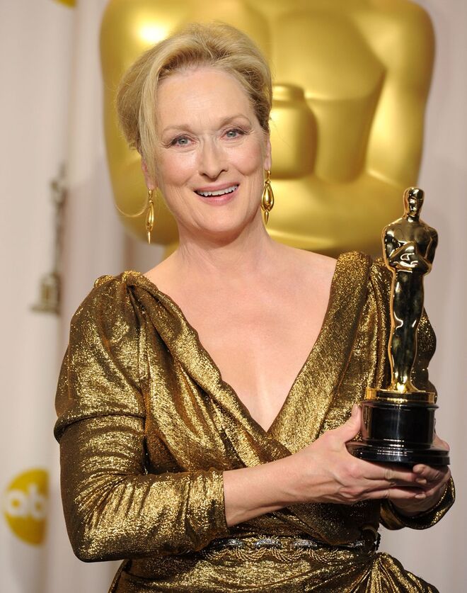 Meryl Streep | É a atriz com mais nomeações de sempre ao Óscar. Das 21 vezes em que foi nomeada venceu três, a última, em 2012, com a sua interpretação da primeira-ministra britânica Margaret Thatcher, no filme A Dama de Ferro. 