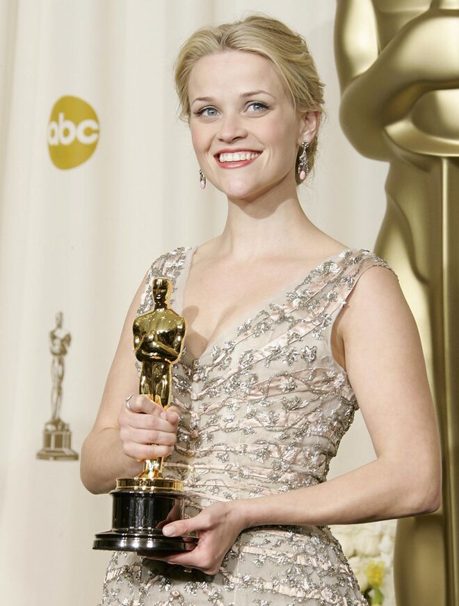 Reese Witherspoon | A tormentosa história de amor e música entre o famoso cantor Johnny Cash e a sua namorada June Carter originou o filme Walk The Line. Em 2006, Reese Witherspoon venceu o Óscar de Melhor Atriz, pela sua interpretação de June Carter, e foi o único Óscar que o filme venceu, das cinco categorias para as quais estava nomeado.  