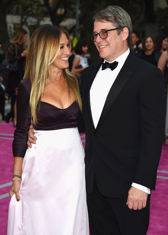 Sarah Jessica Parker e Matthew Broderick | Foram apresentados pelo irmão de Sarah, numa pequena companhia de teatro. Casaram a 19 de maio de 1997 e têm três filhos, James, Marion e Tabitha. 