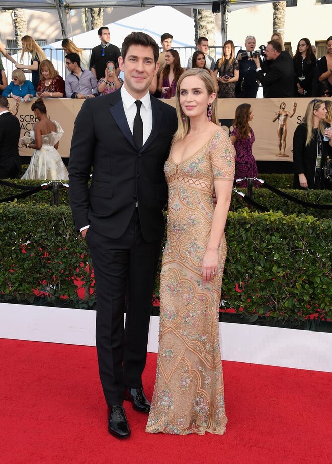 Emily Blunt e John Krasinski | Conheceram-se em 2008. Emily e John casaram a 10 de julho de 2010, no Lago de Como, em Itália. Têm duas filhas, Hazel e Violet. 