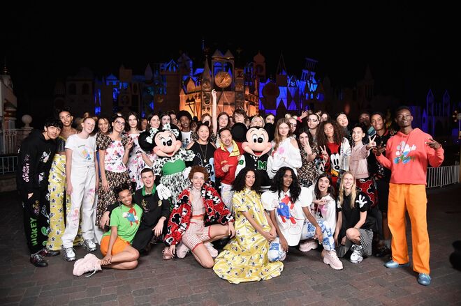 Algumas imagens do desfile Opening Ceremony x Disney 