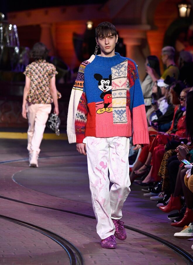 Algumas imagens do desfile Opening Ceremony x Disney 