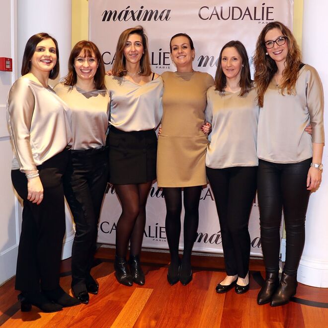 Madalena Gusmão, General Manager Caudalie Portugal, com a equipa Caudalie