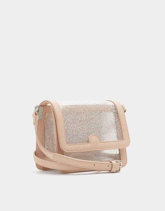 Minimala a tiracolo de vinil, €19,99, Pull&Bear