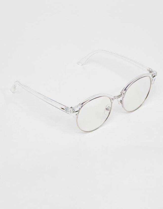 Óculos de ver transparentes, €9,99, Pull&Bear