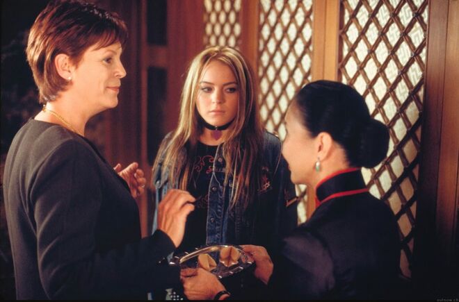 Escritor de Bolinho da Sorte | Donald Lau foi escritor de mensagens dos bolinhos da sorte na Wonton Foods, durante 30 anos. Em entrevista à revista Time, Donald contou que “quer que quando os clientes comem o bolinho da sorte, abram o papel, o leiam, talvez se riam, saiam do restaurante felizes, e voltem na próxima semana”. 