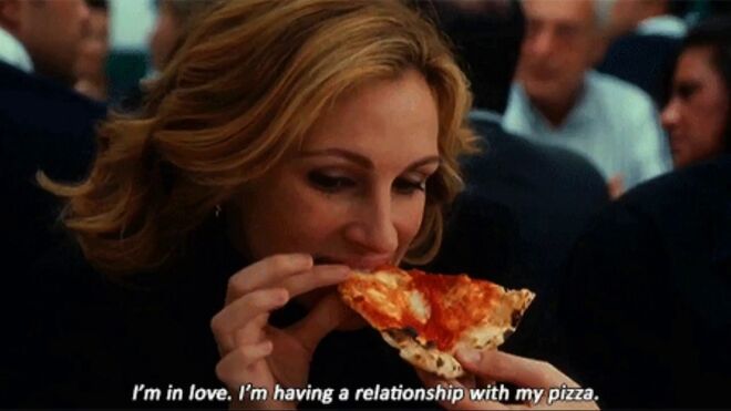 Degustador de Pizza | No final do ano passado, a Bath Pizza Company, em Inglaterra, tinha uma oferta de emprego para o cargo de degustador de pizza. O objetivo deste trabalho seria provar as pizzas do menu e dar o respetivo feedback. Requisitos: um paladar culto. Como seria de esperar, receberam 4693 candidaturas. O Mike foi o escolhido e podem acompanhar o trabalho dele aqui. 