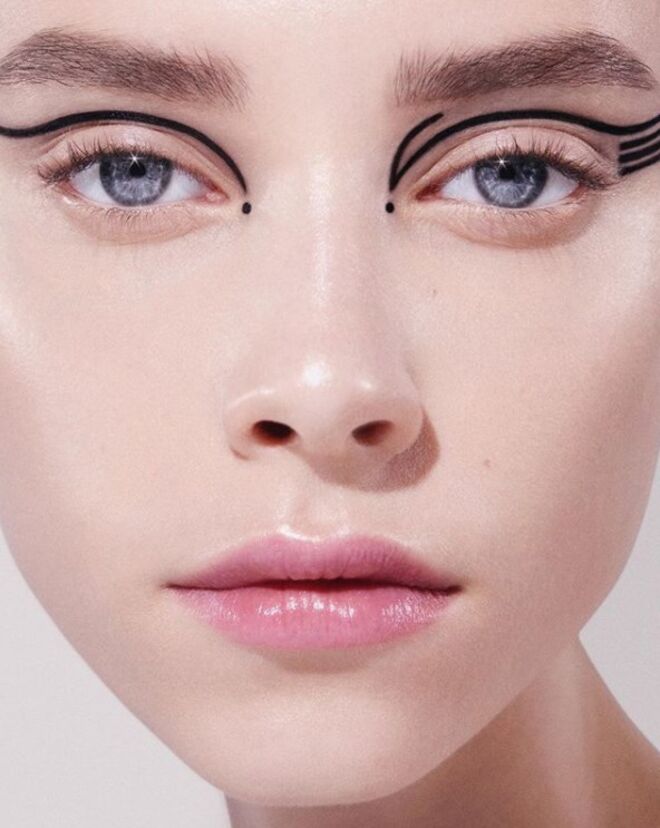 Erin Parsons: @erinparsonsmakeup é a Maybelline Global Makeup Artist. O seu perfil tem imagens lindas de backstage das semanas de moda, produções para a marca e inspirações.