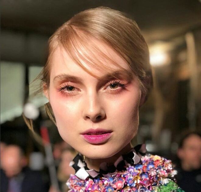 Maite Tuset: @maitetuset é M.A.C Senior Artist Spain & Portugal e no seu perfil do Instagram vemos imagens de backstage e tendências de beleza.