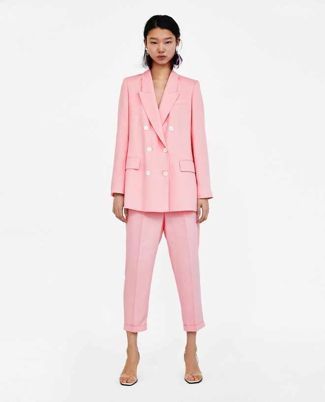 Blazer €59,95 e calças €29,95, Zara