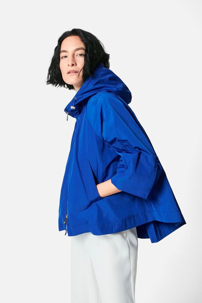 €330, Carolina Herrera