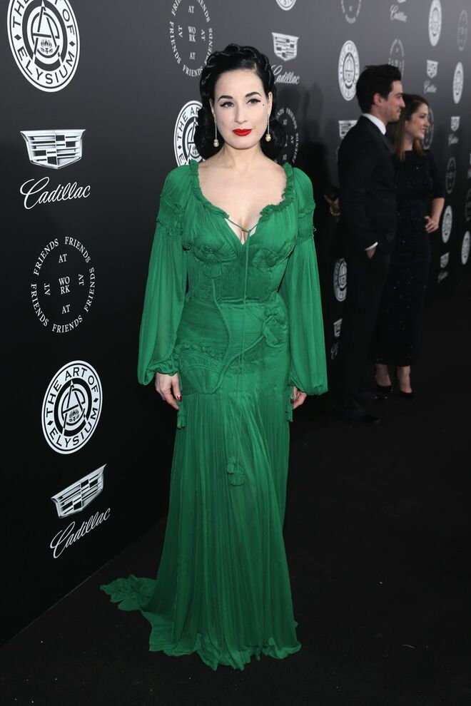 Dita von Teese | A atriz compara-se a Diane Kruger, pois também ela não tem um stylist. “Nós escolhemos as nossas próprias roupas, sem uma comitiva”, conta à Stylist. 