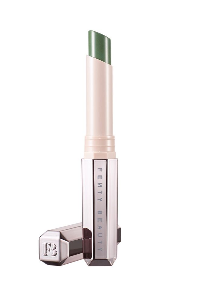 Mattemoiselle Plush Matte Lipstick no tom Midnight Wasabi, US$ 18 (aproximadamente €14,65), Fenty Beauty, em www.fentybeauty.com