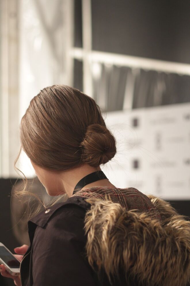 Coque baixo e despojado