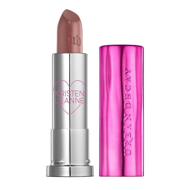 Kristen Lea Vive Lipstick no tom Bun Bun, €19,95, Urban Decay x Kristen Leanne Collection, exclusivo em sephora.pt
