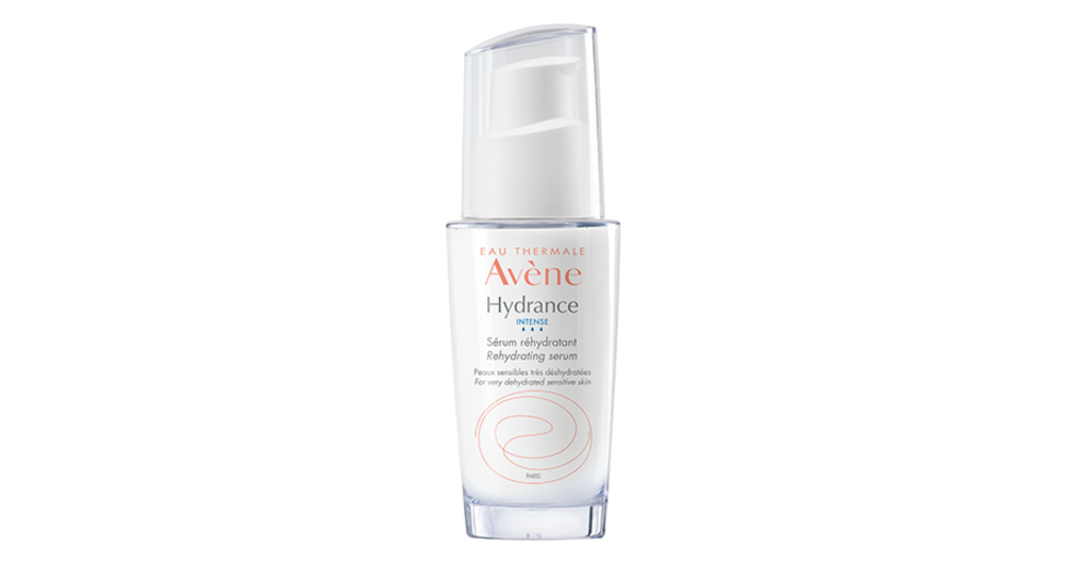O novo sérum reidratante Hydrance Intense encontra-se à venda em farmácias e parafarmácias, na capacidade de 30 ml. PVPR: €28,30