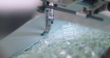 Saiba como é feita uma carteira Chanel