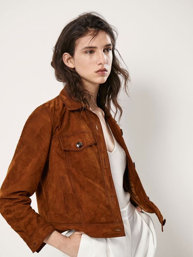 Blusão de camurça estilo ganga com detalhe de bolsos, €199, Massimo Dutti