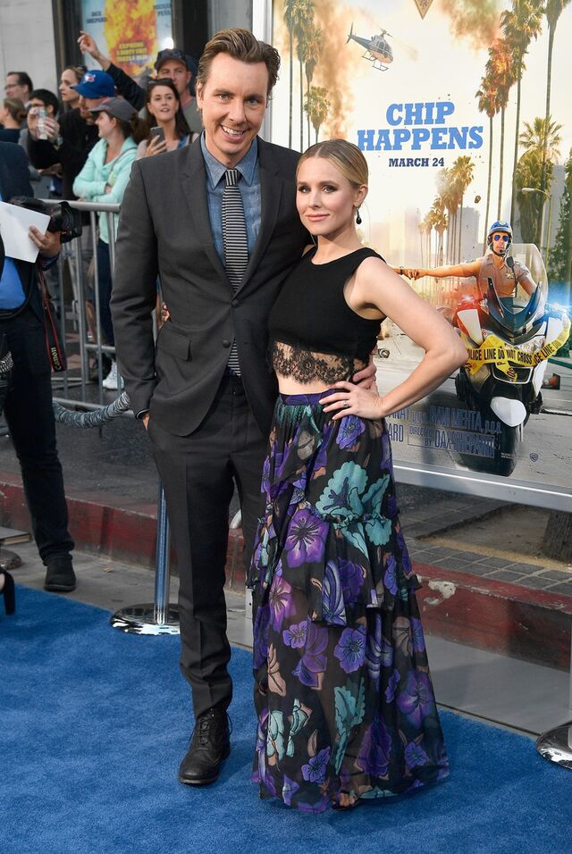 Kristen Bell e Dax Shepard | A atriz revelou que, três meses depois de terem começado a namorar, Dax lhe disse que estava a ver outras pessoas e que não podia continuar a relação. O tempo passou e o ator percebeu que Kristen era a “tal”, embora ela diga que “continua a relembrá-lo de quando ele acabou com ela”. 