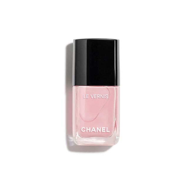 Le vernis no tom 588 Nuvola Rosa, €25, Chanel