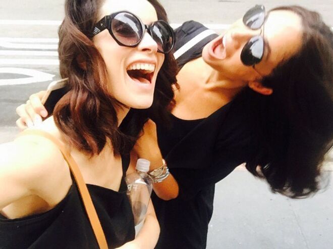 Abigail Spencer – Também do elenco de Suits, é outra das celebridades amigas de Meghan. “Eu preveria que todos os colegas do elenco de Suits, por exemplo, estarão lá”, disse o biógrafo real Duncan Larcombe à Town & Country.