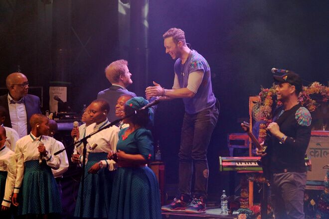 Chris Martin – O vocalista do Coldplay já compareceu num dos eventos de Harry, o que poderia colocá-lo na disputa por outro pedido de performance.