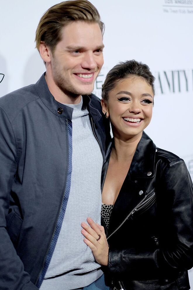 Sarah Hyland e Dominic Sherwood, em 2017: a atriz filmou dois episódios na série do ex, Shadowhunters