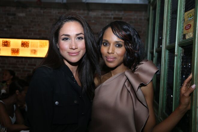 Meghan com a atriz Kerry Washington, em Nova Iorque, em 2013