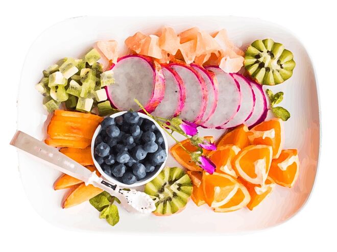 Alimente-se de forma saudável. Antes de sair de casa, coma proteínas magras, hidratos de carbono e beba sumos de frutos, legumes e verduras. Lembre-se que o corpo precisará de muita energia.