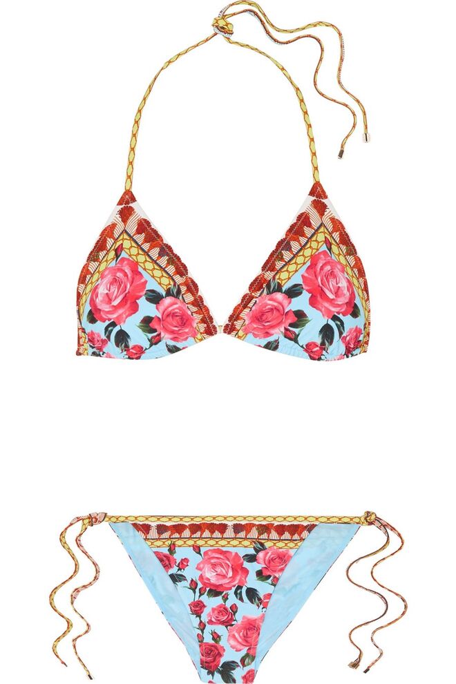 Printed triangle bikini, €325, Dolce & Gabbana, em www.net-a-porter.com