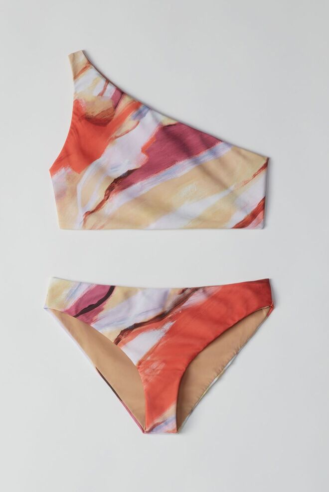Marija printed aquarell print, €240, Acne Studios, em www.acnestudios.com/eu