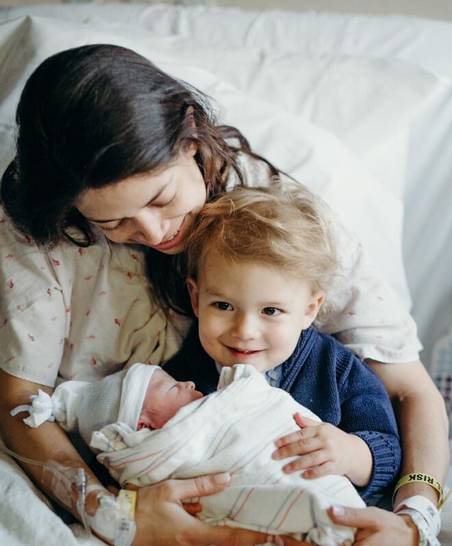 Michael Phelps e Nicole Johnson | A notícia foi dada por Michael Phelps no Instagram, onde escreveu sentir-se “o homem mais feliz do mundo”. A 12 de fevereiro nasceu Beckett Richards Phelps, que se veio juntar ao outro filho do casal, Boomer, nascido a 5 de maio de 2016. 