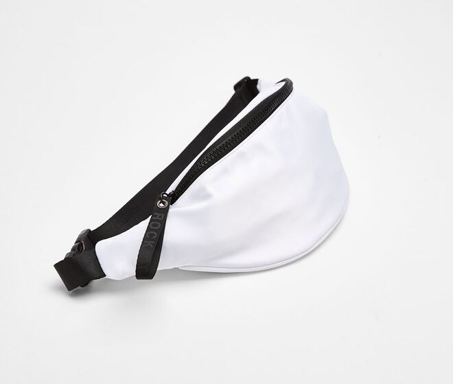 Bolsa de cintura, €12,99, Bershka