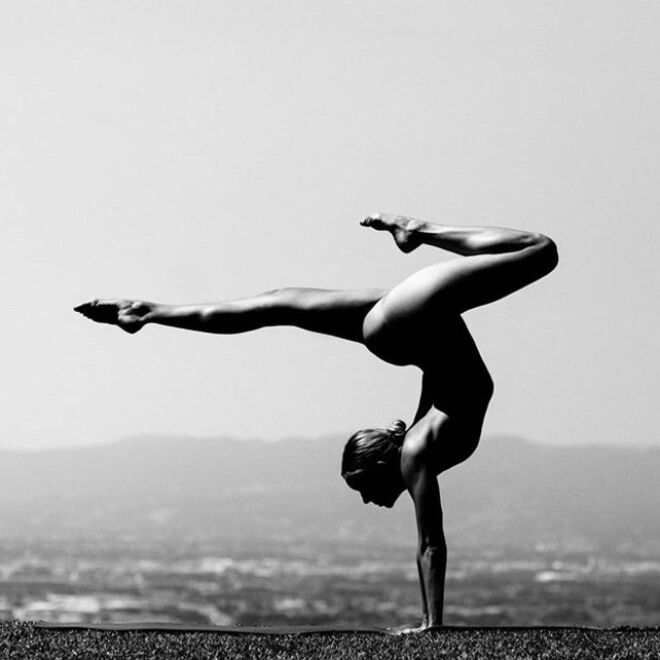 Nude Yoga Girl: @nude_yogagirl