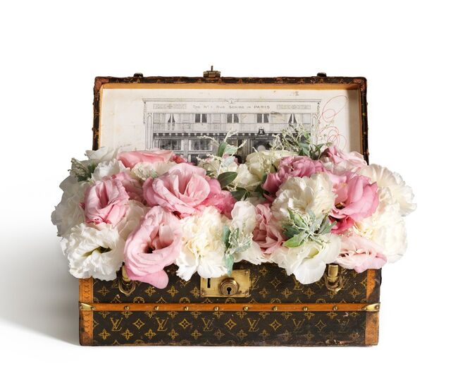 Baú com flores, uma das peças criadas no início dos anos 20 e uma das mais delicadas