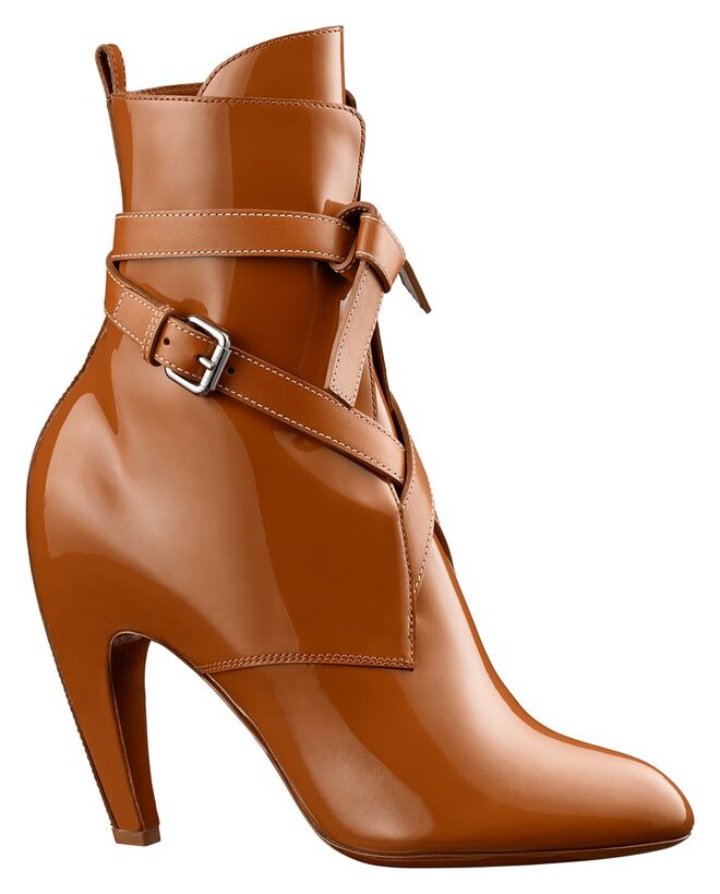 Botas em pele envernizada da coleção outono/inverno de 2014-2015