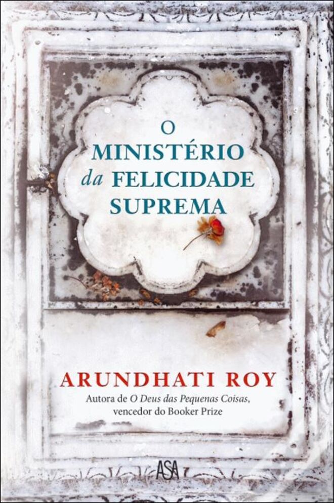 O Ministério da Felicidade Suprema, de Arundhati Roy (Edições Asa). Uma viagem íntima pela Índia, desde os bairros superlotados da Velha Deli e os centros comerciais da nova metrópole até às montanhas e aos vales de Caxemira. É uma história de amor e ao mesmo tempo uma provocação. Os personagens tornam-se inesquecíveis através da narrativa que inclui lágrimas e gargalhadas. 