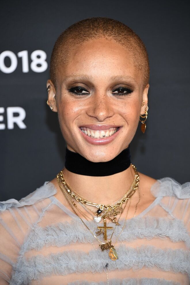 A modelo Adwoa Aboah é o rosto da Marc Jacobs Beauty