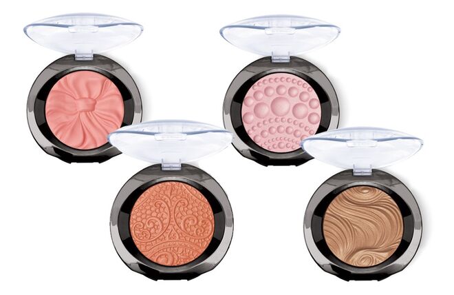 Pós Sheer Dimensions nos tons Pearls, Ribbon, Chiffon e Lace, €35 cada, Mary Kay