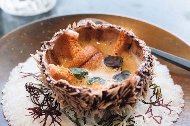 Ouriço do mar ao natural com sabayon de Alvarinho