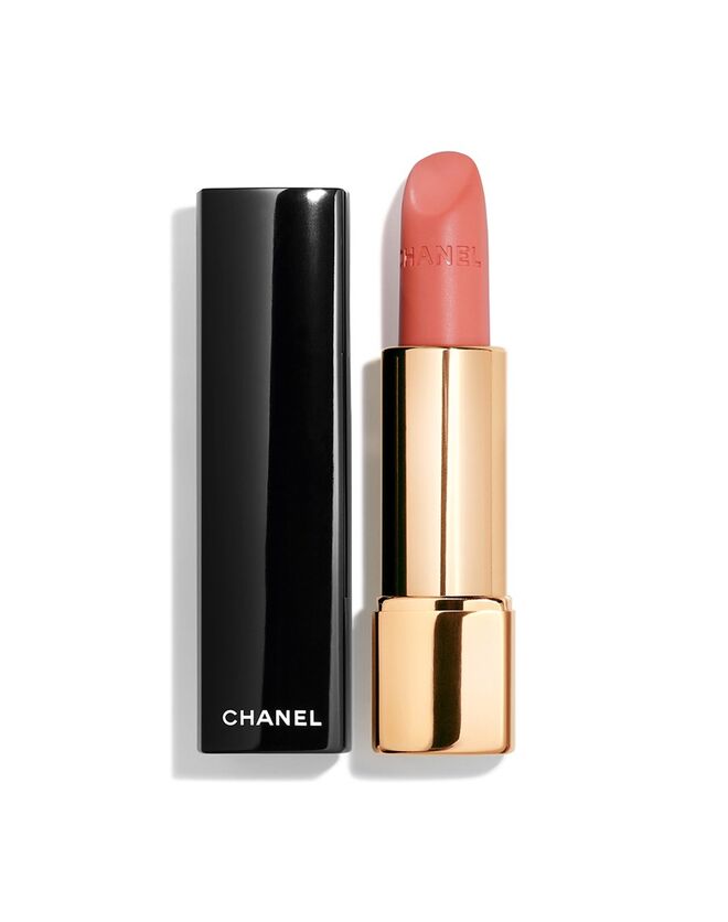 Batom Rouge Allure Velvet no tom 65 L'Aristocratica, €34, Chanel
