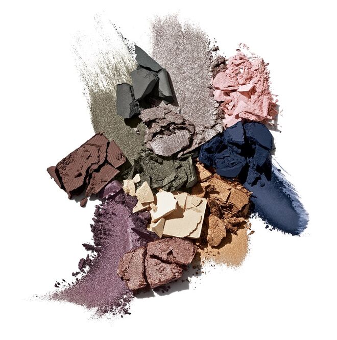 SUGESTÕES DE MAQUILHADORAS: Cristina Gomes - Tel. 91 757 58 38. @cristinagomes.makeup | Joana Moreira - Tel. 93 420 5272. joanamoreira.com | Elodie Fiuza - Tel. 91 296 60 30. elodiefiuza.com | Carina Quintiliano - Tel. 91 41354 06. @make.up.artist.carinaquintiliano | Rita Fialho - Tel. 91 748 39 31. ritafialho.com | Lea Magui Louro - Tel. 21 346 52 46