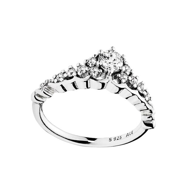 Em prata com zicórnias, €69, Pandora