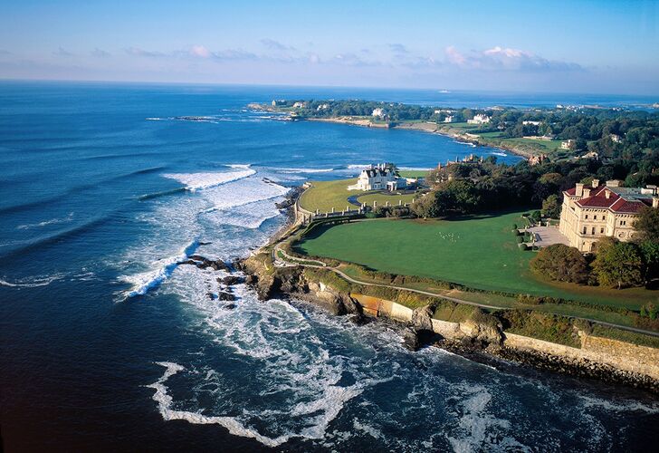 Newport, Rhode Island, Estados Unidos da América | A 19 e 20 de maio, Newport vai ser o palco da Volvo Ocean Race. Se puder ir antes, a Race Village tem abertura a 8 de maio. Enquanto está na cidade, aproveite para explorar as mansões que datam da Era Dourada, ao longo da conhecida Cliff Walk. 