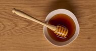Os benefícios do mel e como introduzi-lo na rotina de beleza