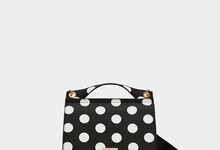 Carteira em poliuretano, €25,95, Zara