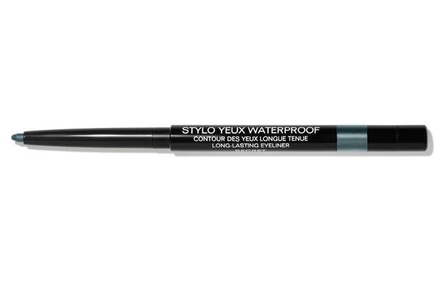 Stylo Yeux Waterproof no tom #867 Secret, €26, Chanel